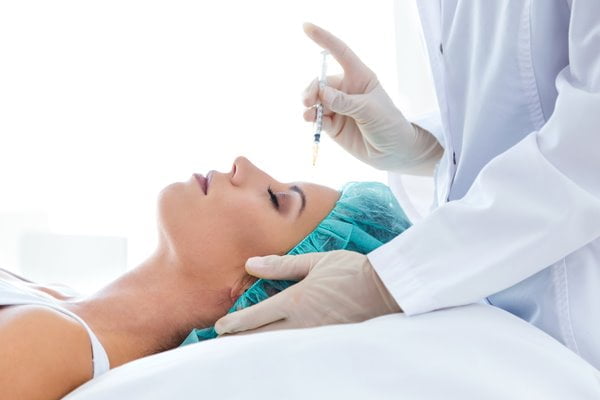 Cuál es la diferencia entre la toxina botulínica y los rellenos 4 Los rellenos dérmicos le aportan soporte a los tejidos cutáneos. Foto nensuria para freepik.es