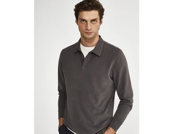 Pantone 2021: Yellow Illuminating y Ultimate Gray, los veremos en todo 6 Ultimate Gray para un evento de trabajo. Foto Massimo Dutti