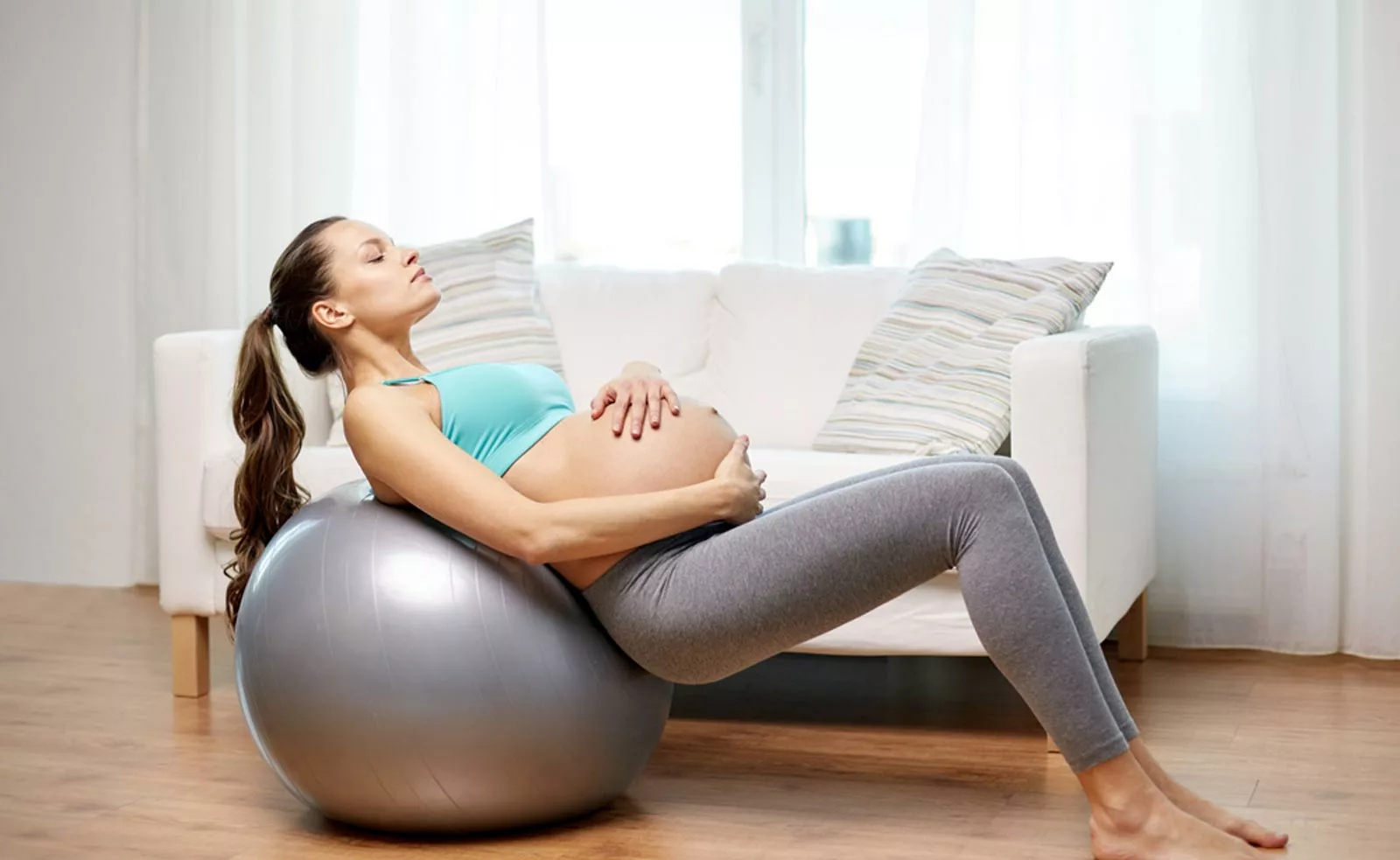 yoga prenatal"/