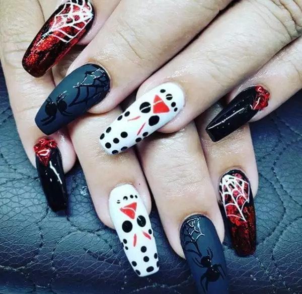Uñas de Halloween nivel experto. Foto Instagram @elite_nails_spa_1493_