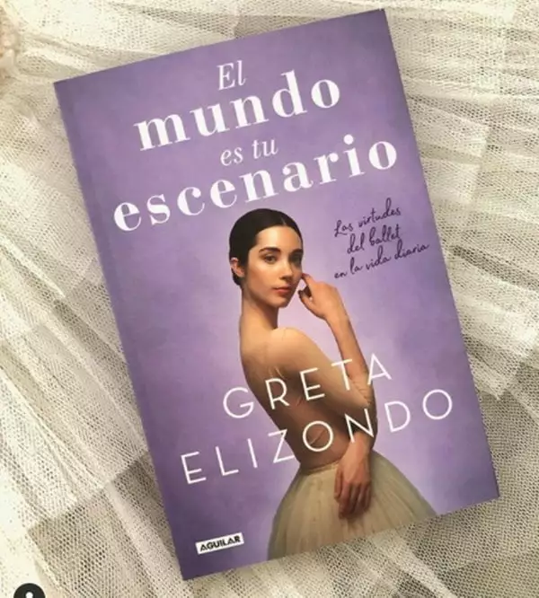 Greta Elizocdo presenta su primer libro El mundo es tu escenario. Foto Instagram @gretaelizondo