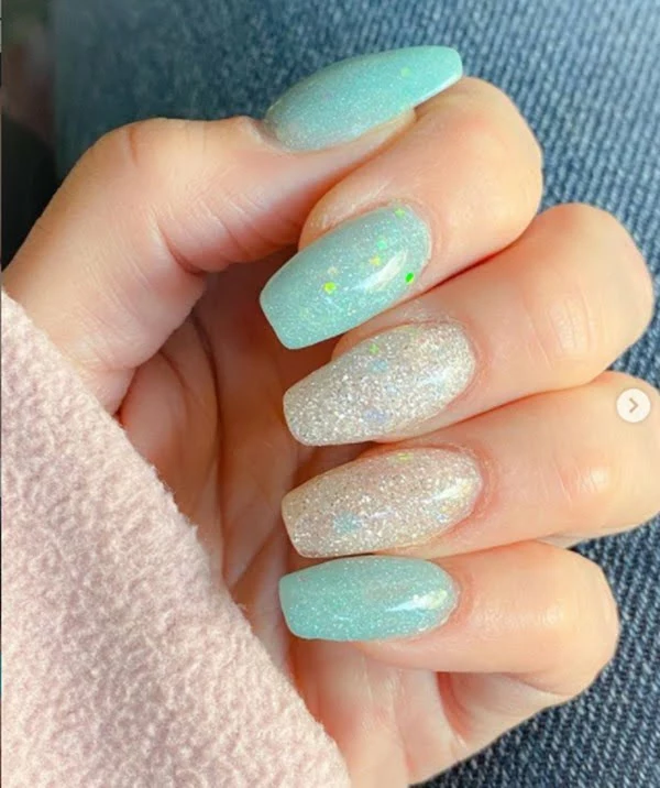 Efecto de azúcar para tus uñas de invierno. Foto Instagram @s.ash.nails