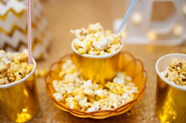 Las palomitas de maíz son las grandes compañeras del cine. Foto Duc Nguyen en Pixabay
