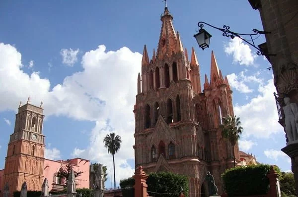 Parroquia de San Miguel Arcángel. Foto Alfonso Moreno en Pixabay