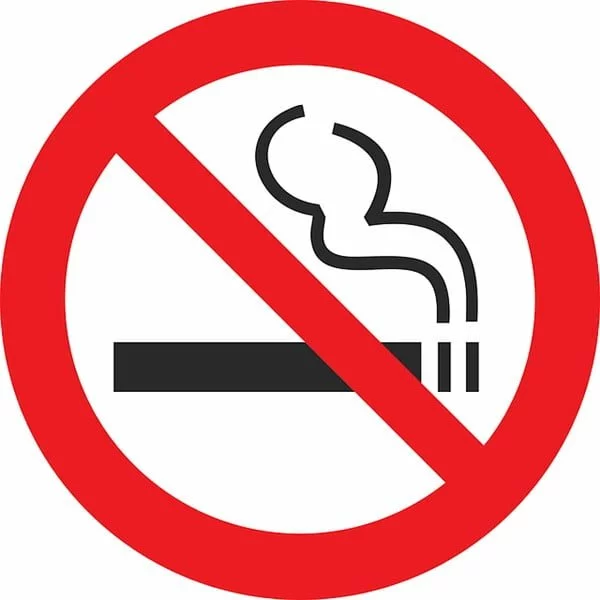 Millones de personas en el mundo quieren dejar de fumar. Foto OpenClipart-Vectors en Pixabay