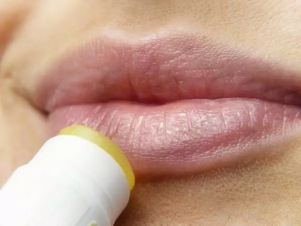 Úsalo para unos labios hermosos. Foto Silviarita en Pixabay