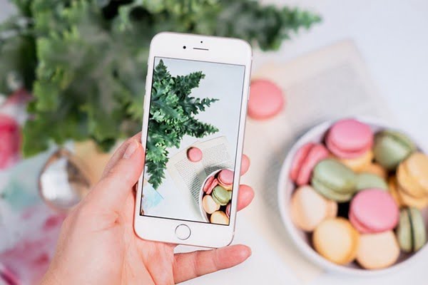 Si puedes, usa luz natural para tus fotos de comida. Foto Ylanite Koppens en Pixabay