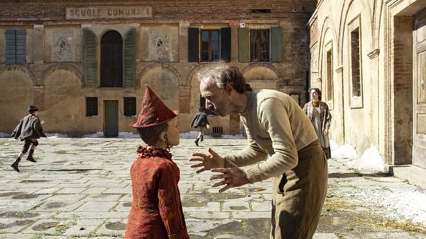 La película italiana Pinocchio sorprendió por du vestuario