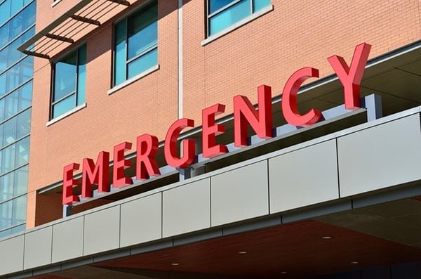 Un seguro médico nos ayudará a enfrentar una emergencia. Foto Elastic Compute Farm en Pixabay