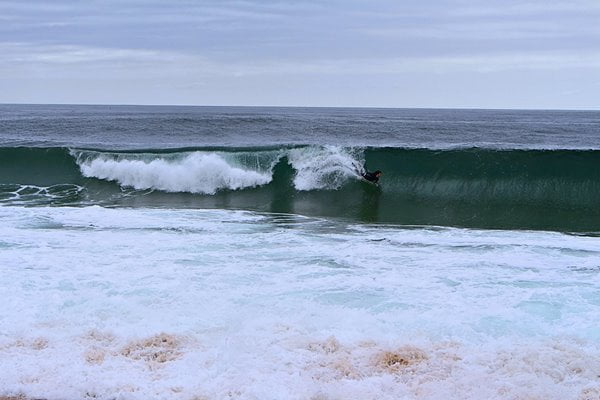 Inicia La Temporada De Olas Gigantes En Nazare Portugal Revista Estilos