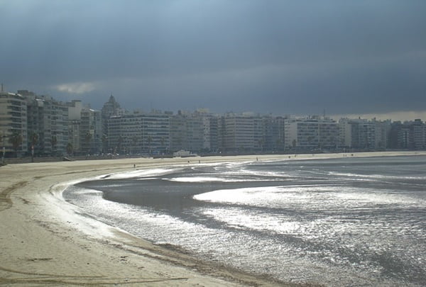 La Rambla, en Montevideo. Foto Guillermo Aromando en Pixabay