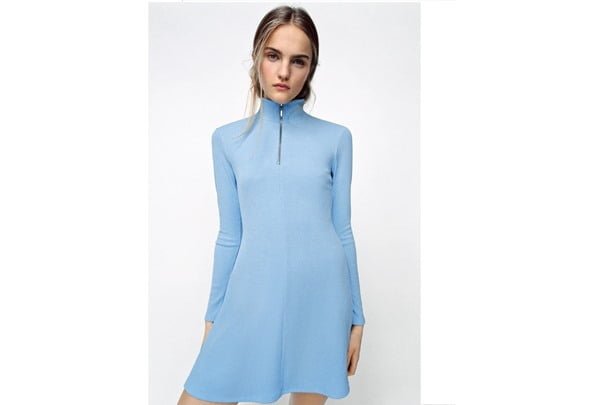 Combate el blue monday con moda y belleza 3 Vestido corto de cuello alto y manda larga, de Zara