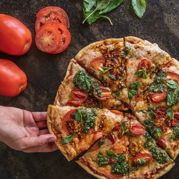 Las opciones son infinitas cuando se trata festejar el Día de la pizza. Foto Cortesía