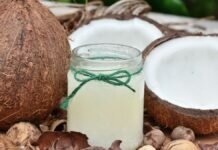 5 usos del aceite de coco en la belleza que necesitas conocer El aceite de coco es uno de los grandes aliados de la belleza. Foto Moho01 en Pixabay