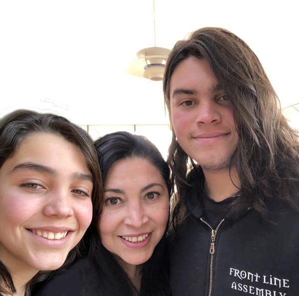 Elizabeth Rosas, mamá cervecera y sus hijos. Foto Cortesía