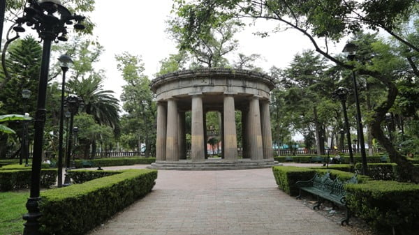 El Jardín de Santiago está en Tlatelolco. Foto Comisión Mexicana de Filmaciones from México. Licencias Creative Commons