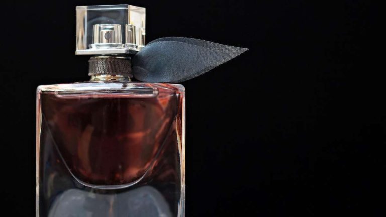 ¿Cuáles son los 5 perfumes de mujer más vendidos de 2022?